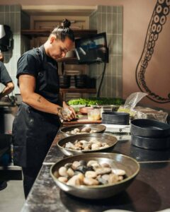 Chef Maxime Ringelberg cooking
